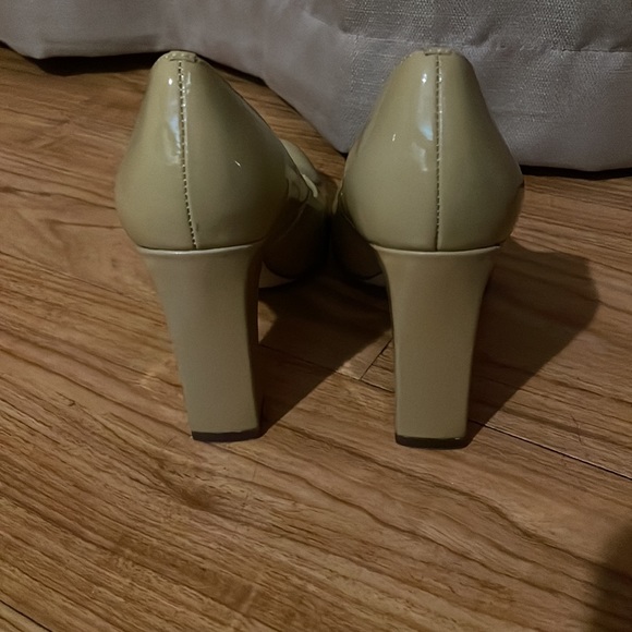 Kate Spade Heels - Picture 3 of 6
